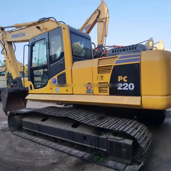 Used Komatsu excavator Pc220-8 in good condition for sale,second hand PC200-8 in good condition - Crawler excavator: picture 1 Used Komatsu excavator Pc220-8 in good condition for sale,second hand PC200-8 in good condition - Crawler excavator: picture 1