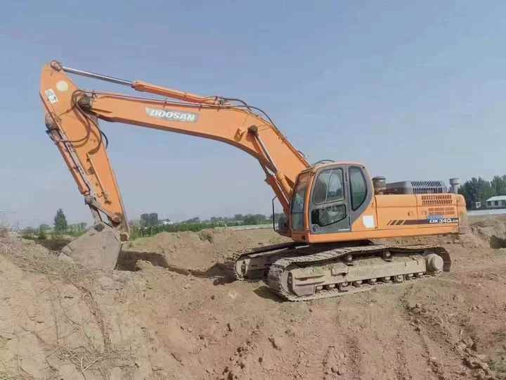 Used Original Korea Doosan 34 Ton Excavator with Cheap Price and  Good Condition DOOSAN Dx340LCA Dx225 Dx330 DX360for Sale - Excavator: picture 2 Used Original Korea Doosan 34 Ton Excavator with Cheap Price and  Good Condition DOOSAN Dx340LCA Dx225 Dx330 DX360for Sale - Excavator: picture 2