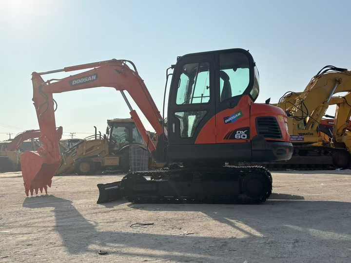 Used excavator doosan dx60 excavators earth-moving machinery doosan dx60 dx80 dx75 dx225 dh60 dh60-7for sale - Crawler excavator: picture 2 Used excavator doosan dx60 excavators earth-moving machinery doosan dx60 dx80 dx75 dx225 dh60 dh60-7for sale - Crawler excavator: picture 2