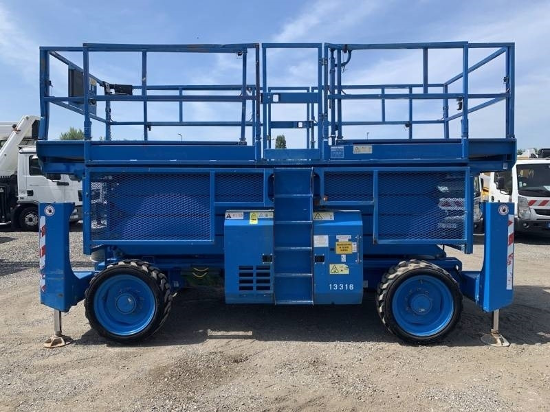 Genie GS4390 - 15,11m, diesel, 4x4 - Scissor lift: picture 5 Genie GS4390 - 15,11m, diesel, 4x4 - Scissor lift: picture 5