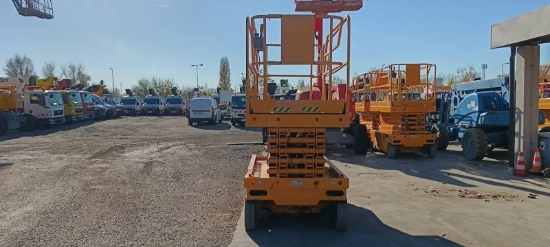 Haulotte Compact 14 - 14 m, electric - Scissor lift: picture 3 Haulotte Compact 14 - 14 m, electric - Scissor lift: picture 3