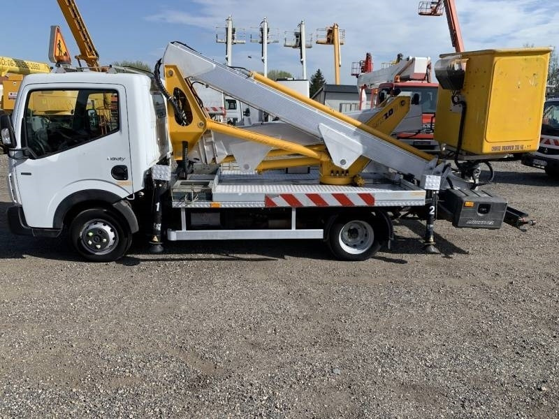 Renault Maxity Multitel MX200 - 20 m - Truck mounted aerial platform: picture 5 Renault Maxity Multitel MX200 - 20 m - Truck mounted aerial platform: picture 5