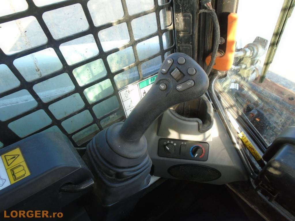 Skid steer loader Bobcat S 450: picture 12