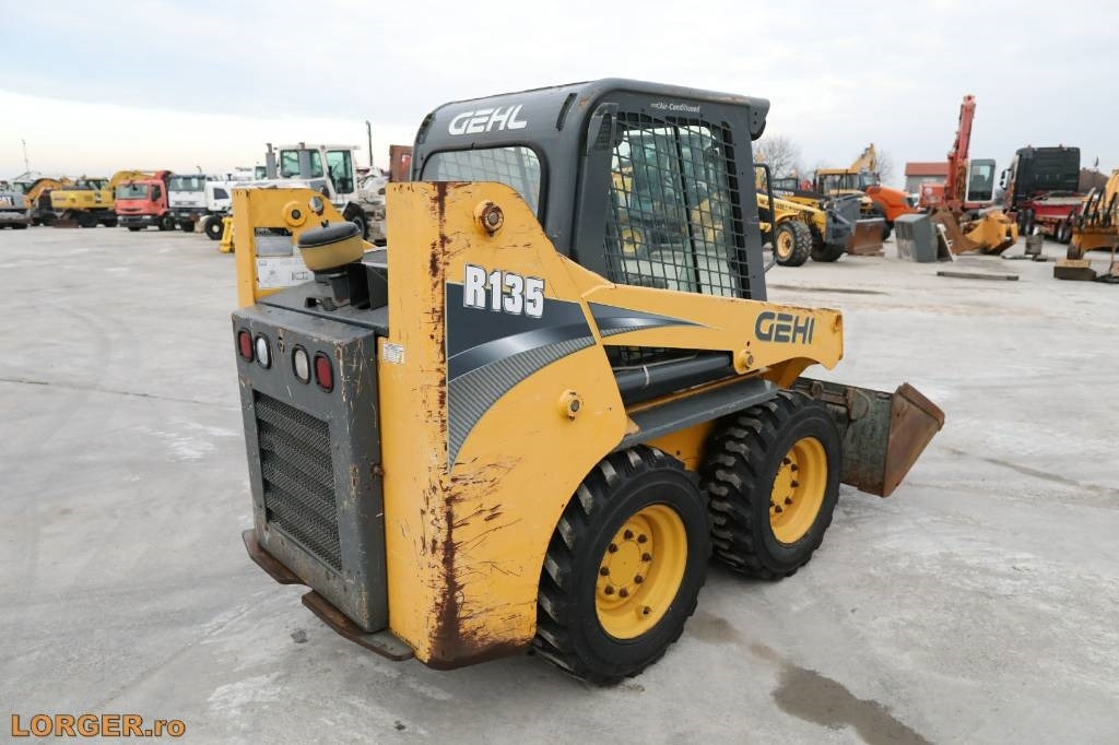 Gehl R 135 - Skid steer loader: picture 3 Gehl R 135 - Skid steer loader: picture 3