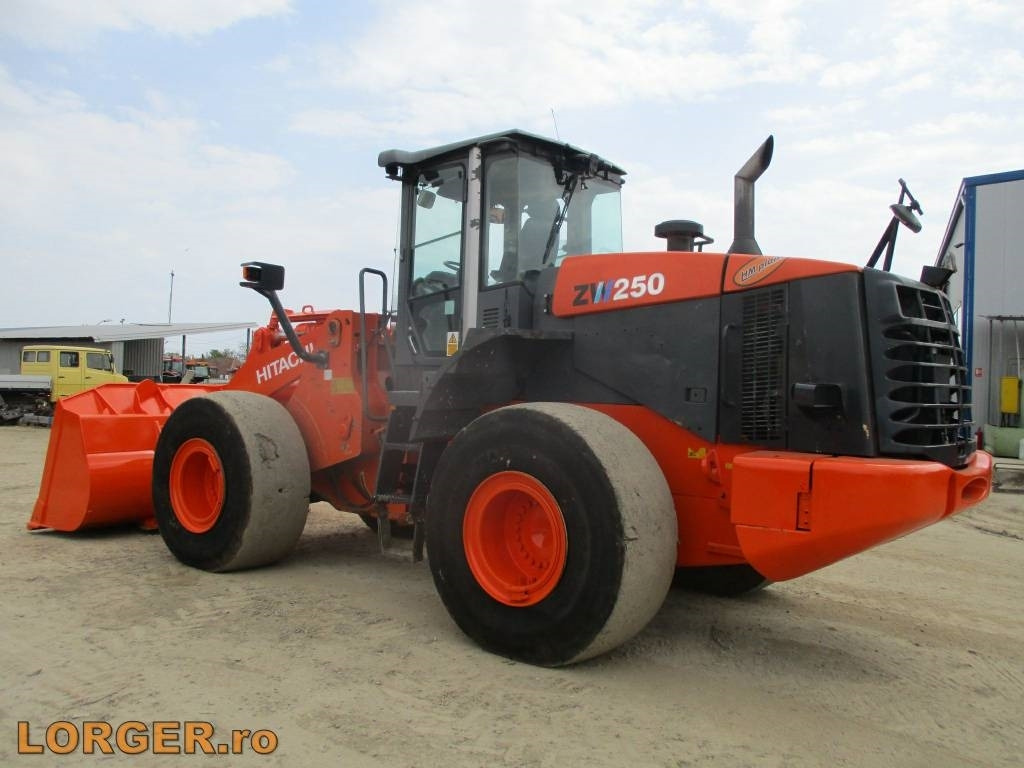 Hitachi ZW 250 - Wheel loader: picture 2 Hitachi ZW 250 - Wheel loader: picture 2