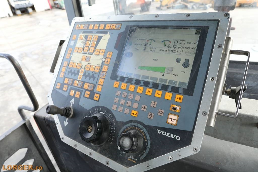 Asphalt paver Volvo P 7820 C ABG: picture 12 Asphalt paver Volvo P 7820 C ABG: picture 12