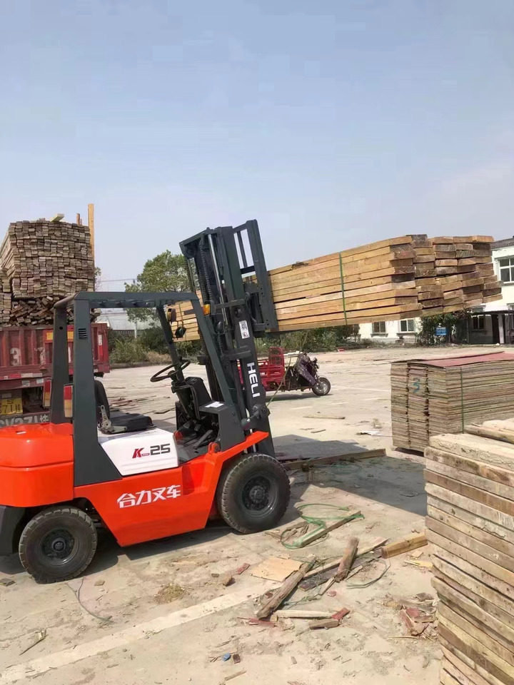 HELI 2.5TONS - Forklift: picture 4 HELI 2.5TONS - Forklift: picture 4