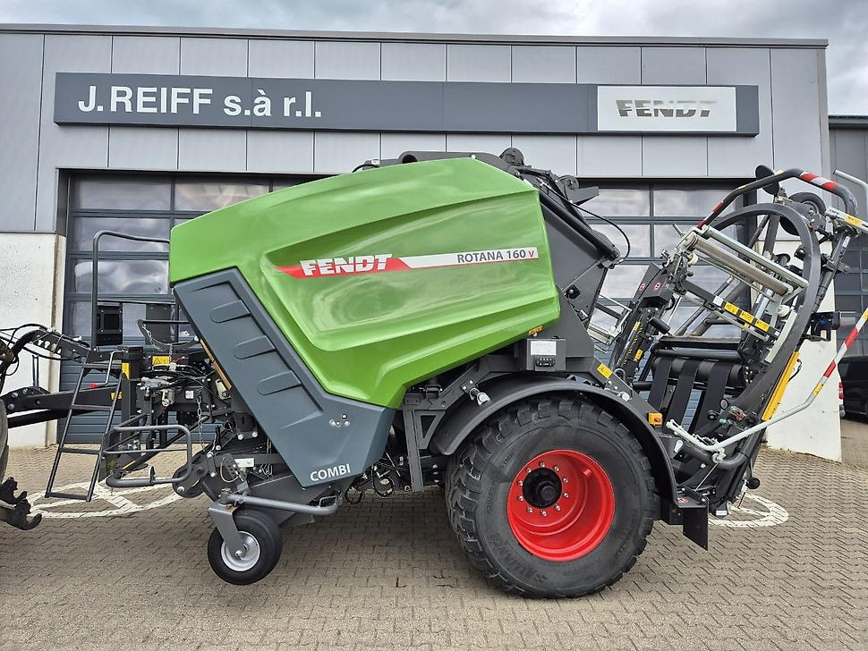 J.Reiff Sarl
Herr Stefan Neukirch - 77 Z.I in den - Round baler, Bale wrapper: picture 1 J.Reiff Sarl
Herr Stefan Neukirch - 77 Z.I in den - Round baler, Bale wrapper: picture 1