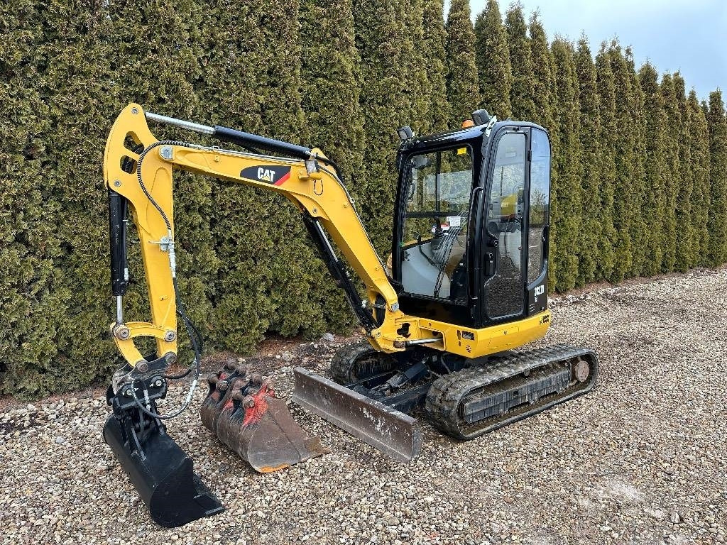 CAT 302.7 D CR - Mini excavator: picture 1 CAT 302.7 D CR - Mini excavator: picture 1