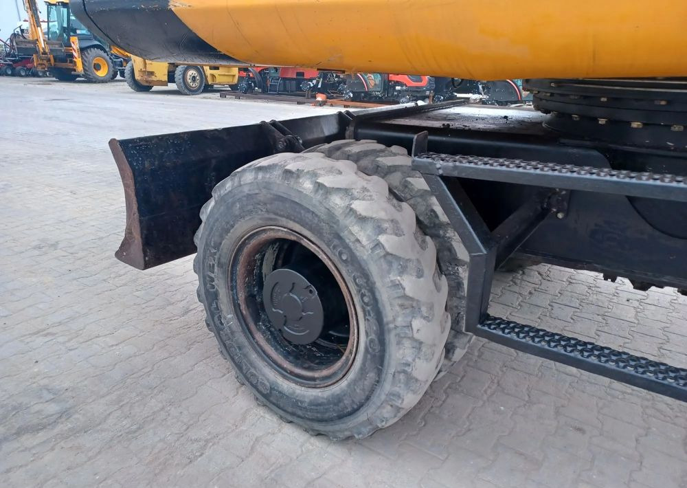 Wheel excavator JCB JS175W: picture 12