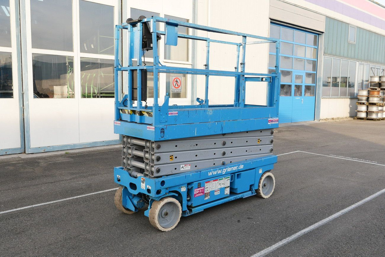 Genie SCHERENHEBEBÜHNE GENIE GS 2632 nur 542 H - Truck mounted aerial platform: picture 3 Genie SCHERENHEBEBÜHNE GENIE GS 2632 nur 542 H - Truck mounted aerial platform: picture 3