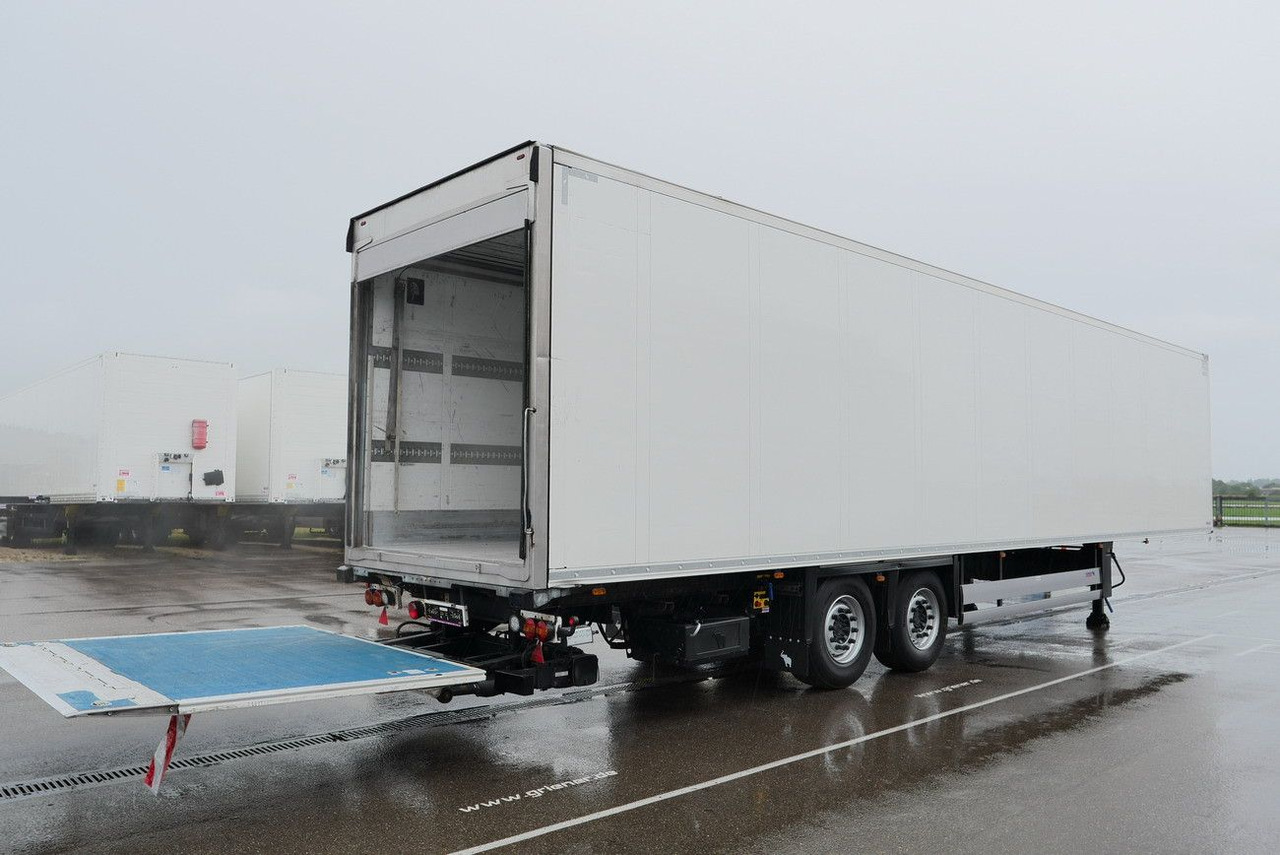 Closed box semi-trailer Schmitz Cargobull SKO 18 /LBW BÄR 2500 kg / CARRIER 1550 / LIFT: picture 21