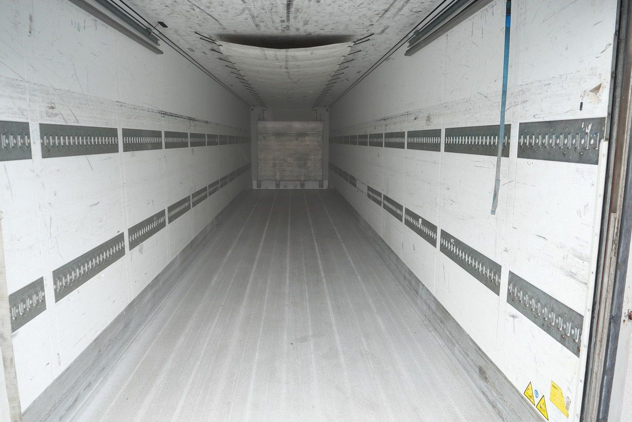 Closed box semi-trailer Schmitz Cargobull SKO 18 /LBW BÄR 2500 kg / CARRIER 1550 / LIFT: picture 29