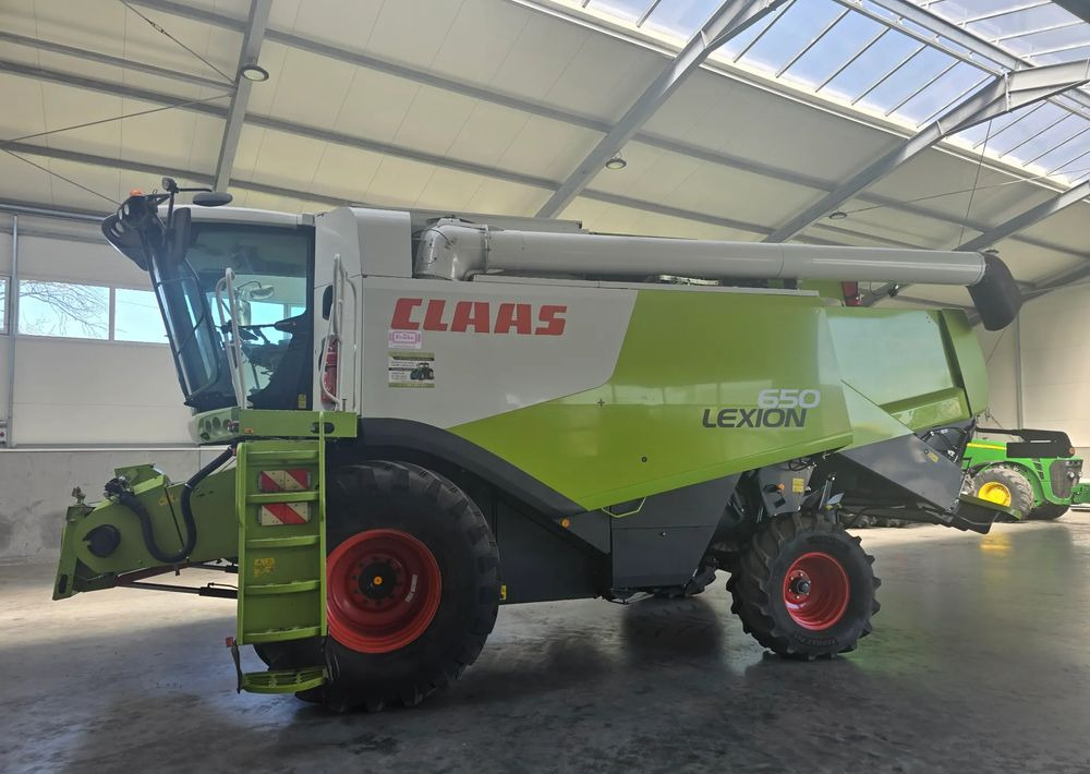 Claas Lexion 650 - Combine harvester: picture 1 Claas Lexion 650 - Combine harvester: picture 1