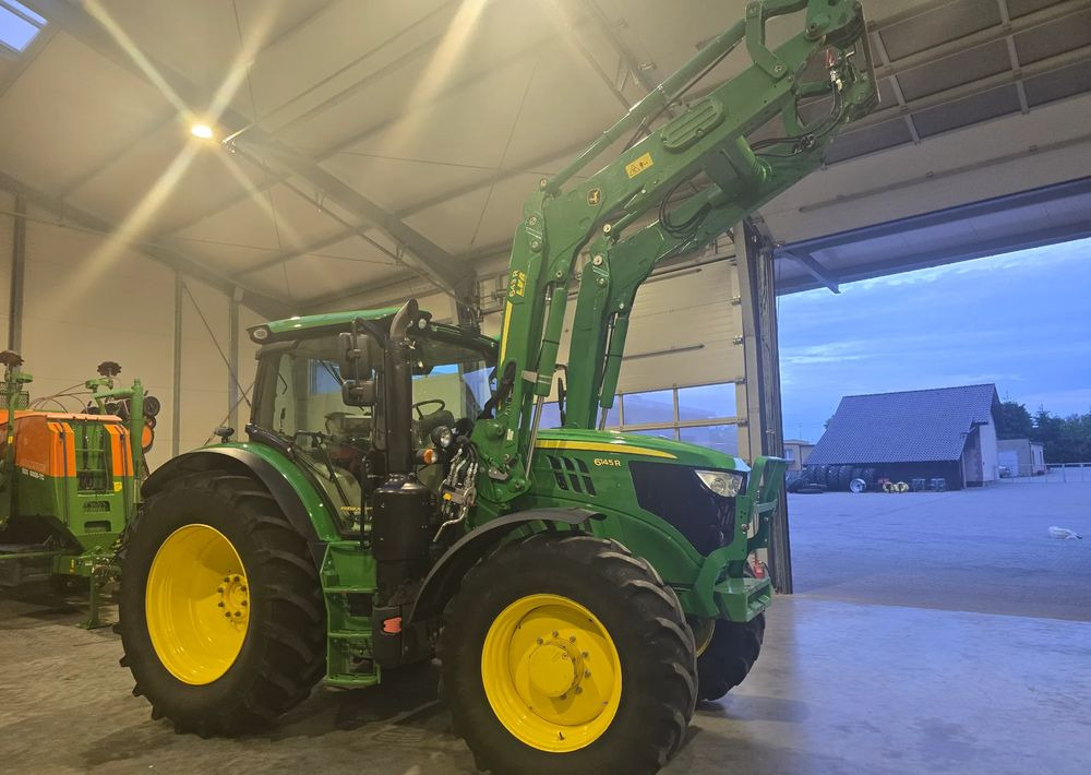 John Deere 6145 R - Farm tractor: picture 1 John Deere 6145 R - Farm tractor: picture 1
