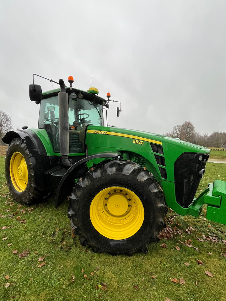 John Deere 8530 - Farm tractor: picture 4 John Deere 8530 - Farm tractor: picture 4