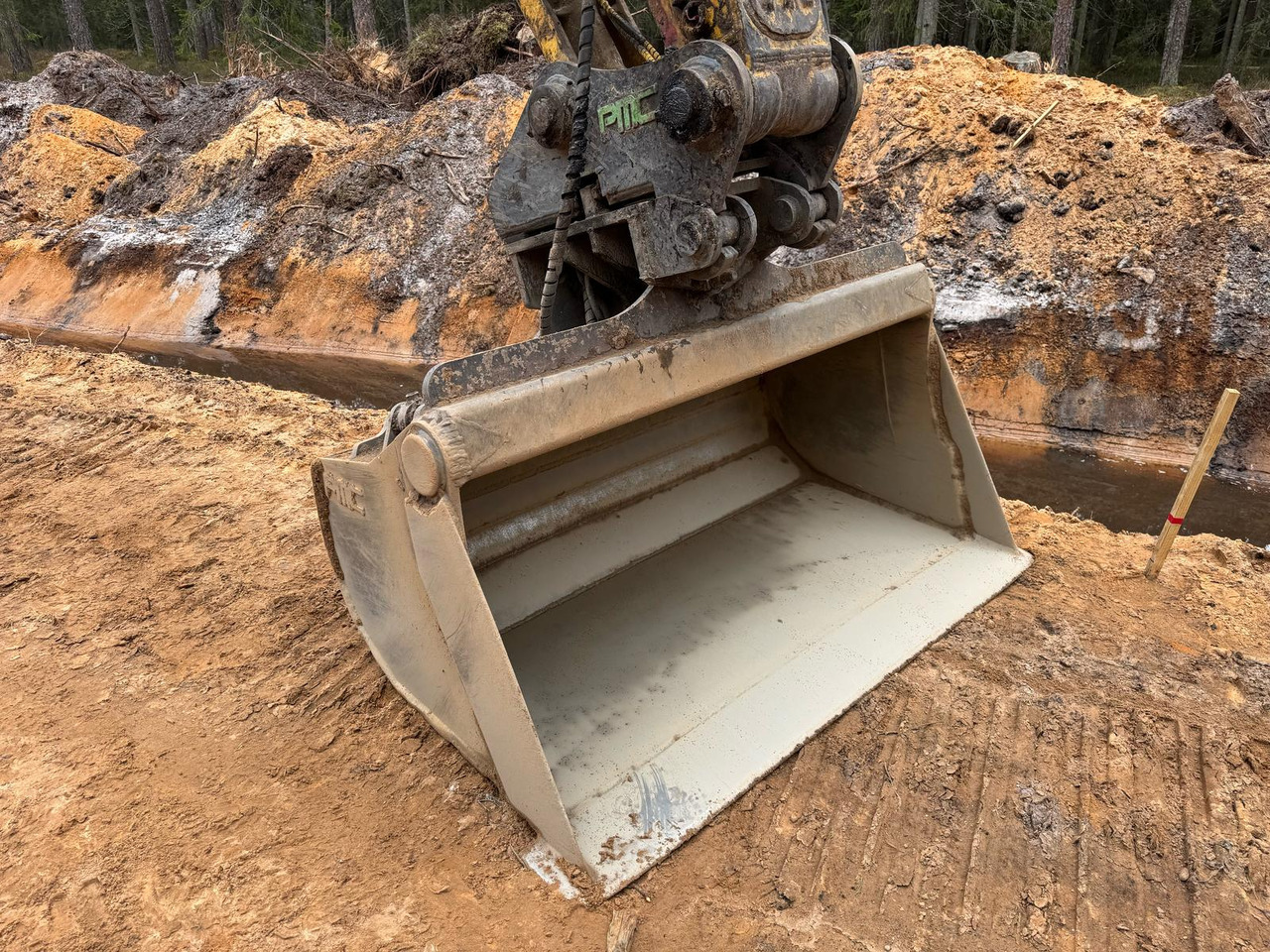 KOMATSU PC210LC-11 - Crawler excavator: picture 5 KOMATSU PC210LC-11 - Crawler excavator: picture 5