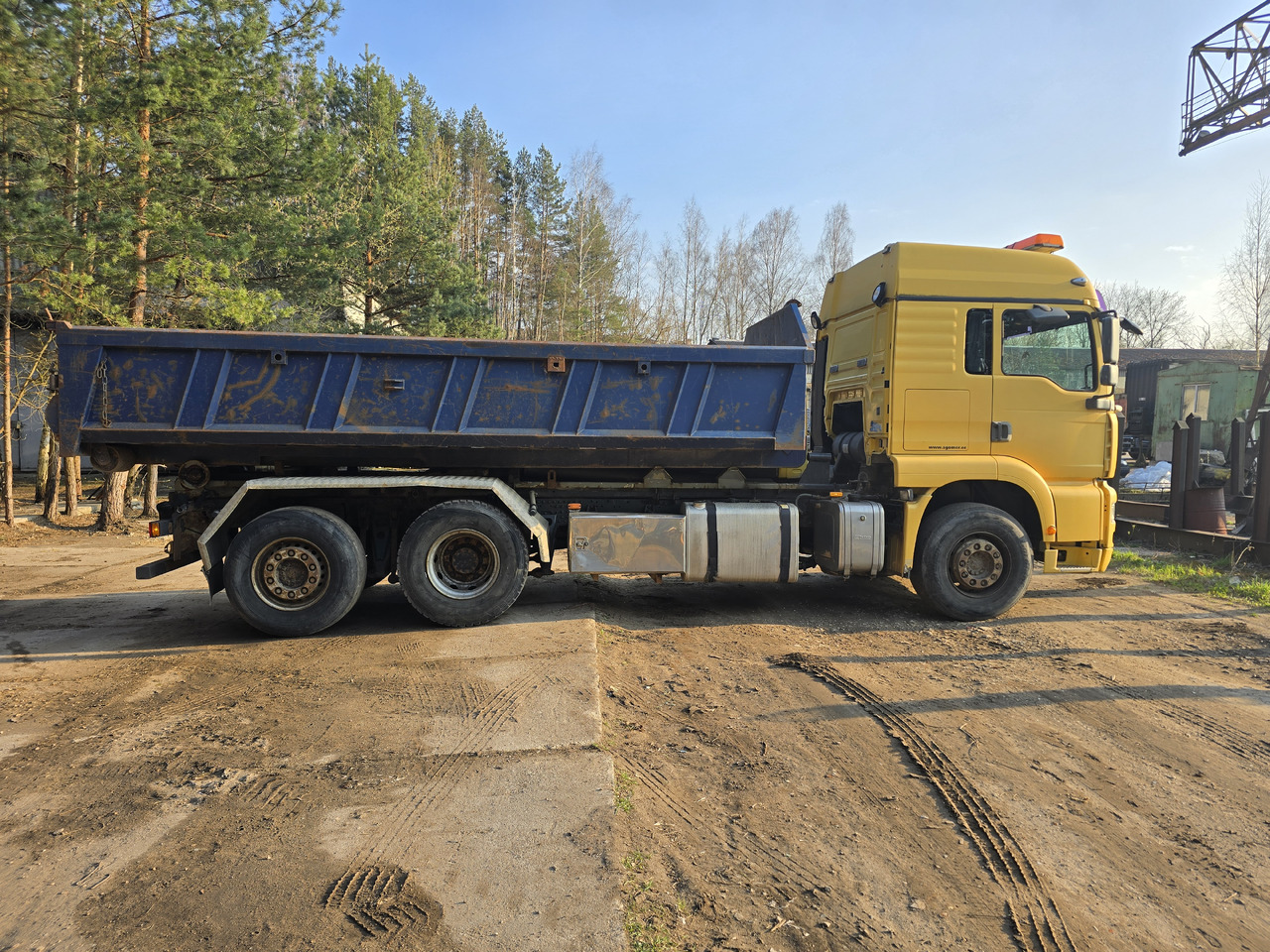 MAN TGA 26.413 - Hook lift truck: picture 5 MAN TGA 26.413 - Hook lift truck: picture 5