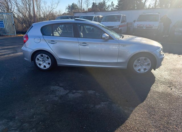 BMW 116i Limousine - Car: picture 5 BMW 116i Limousine - Car: picture 5