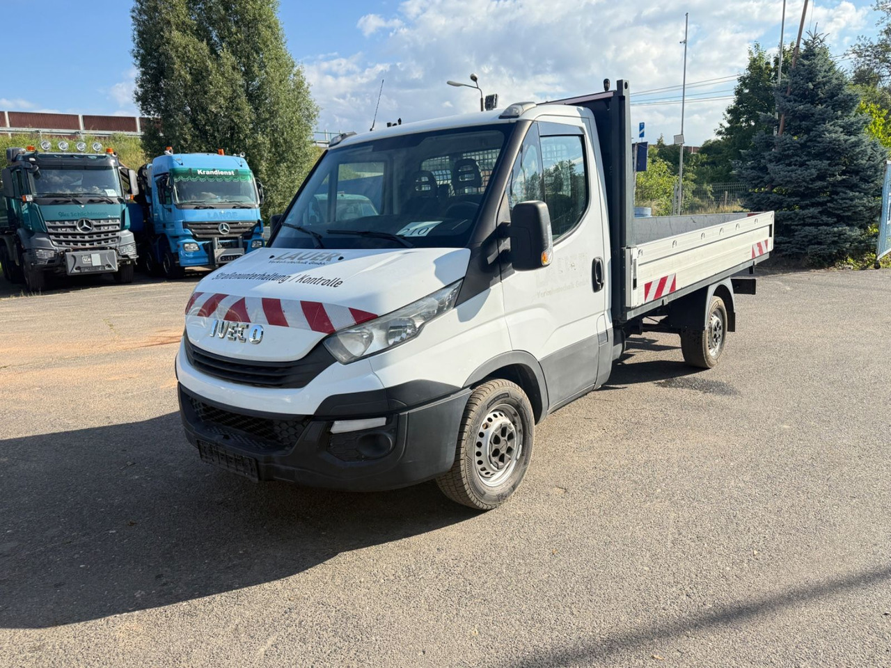 Iveco Daily 35 S 12 - Flatbed van: picture 3 Iveco Daily 35 S 12 - Flatbed van: picture 3