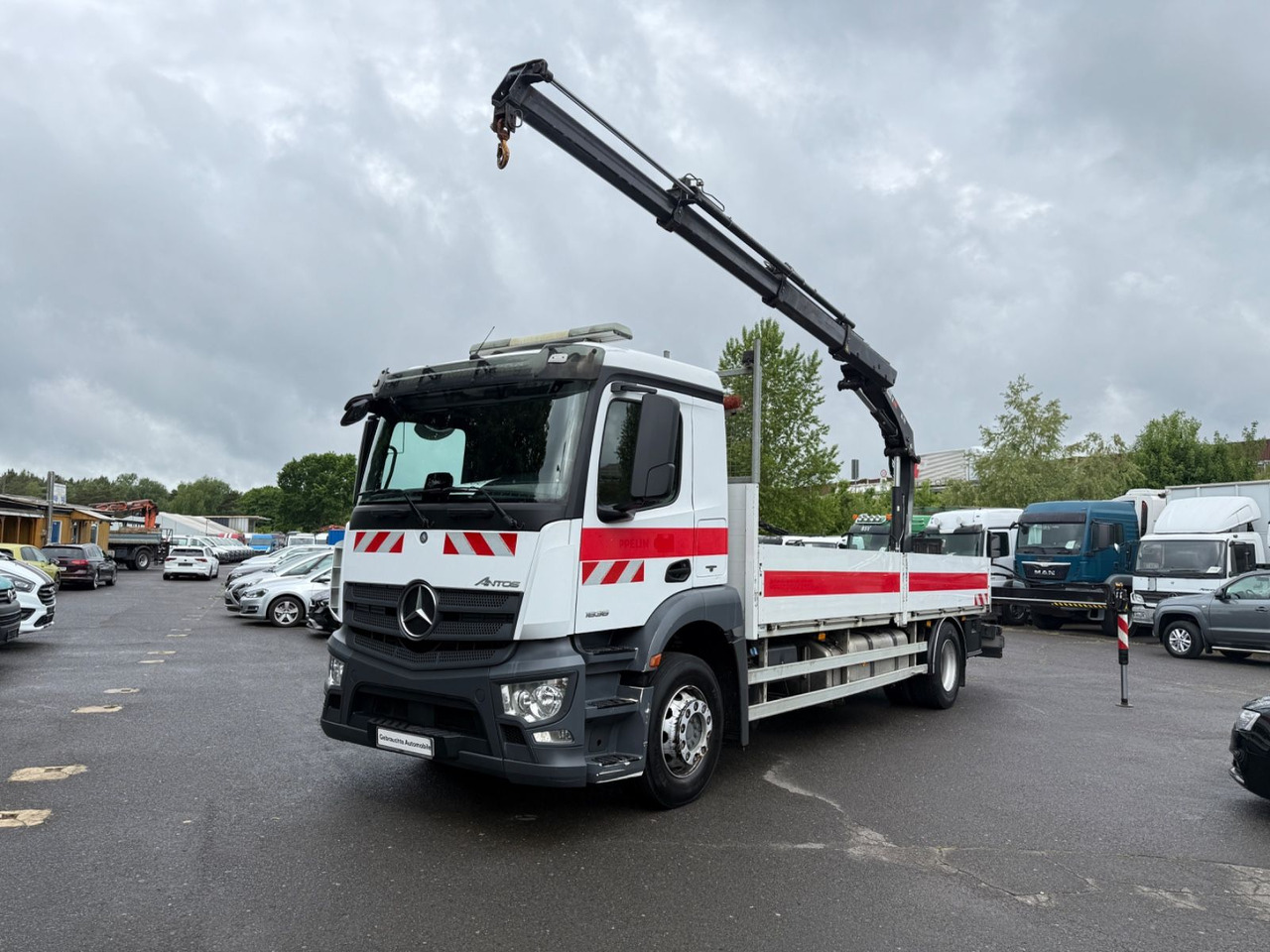 Mercedes-Benz Antos 1836 Kran Xiab - Dropside/ Flatbed truck, Crane truck: picture 2 Mercedes-Benz Antos 1836 Kran Xiab - Dropside/ Flatbed truck, Crane truck: picture 2