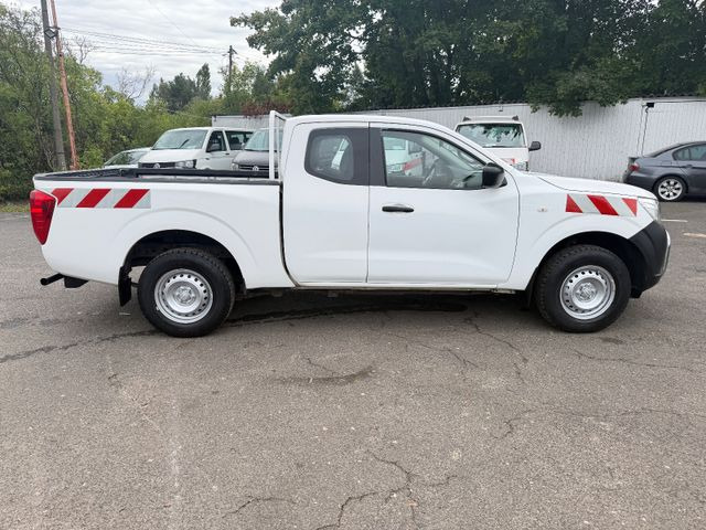 Nissan Navara NP300 Visia King Cab 4x4 - SUV: picture 5 Nissan Navara NP300 Visia King Cab 4x4 - SUV: picture 5