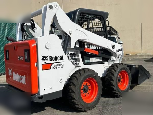 BOBCAT S590 - Skid steer loader: picture 1 BOBCAT S590 - Skid steer loader: picture 1