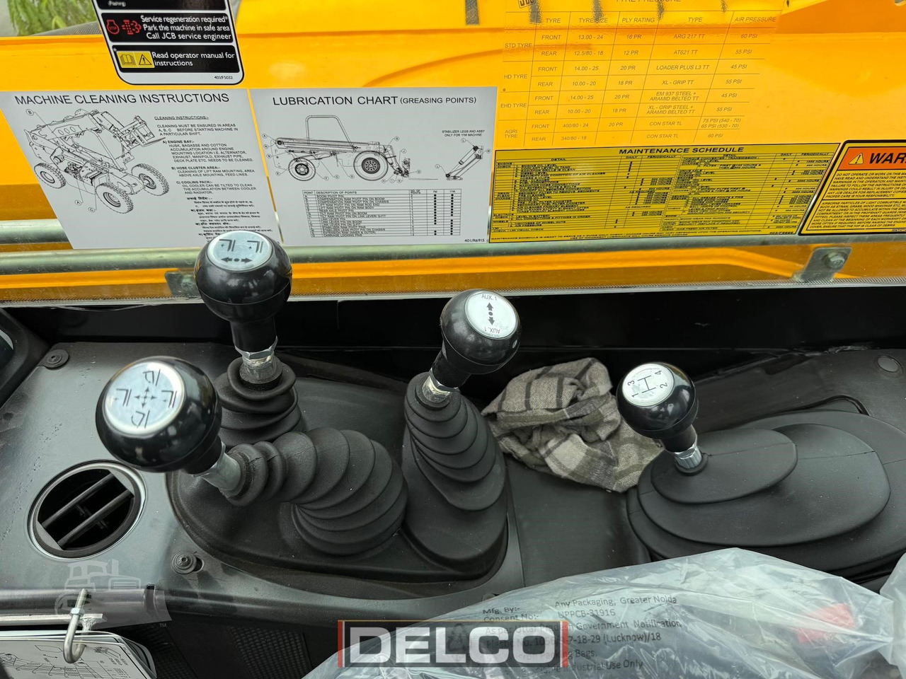 New Telescopic handler JCB 540-70: picture 11