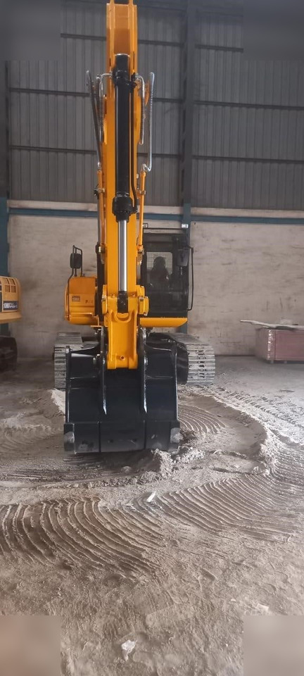 New Crawler excavator JCB JS210 LC: picture 9