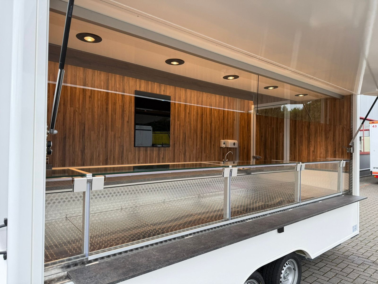 Esselmann Karello 4.2 ESSELMANN - Vending trailer: picture 4 Esselmann Karello 4.2 ESSELMANN - Vending trailer: picture 4