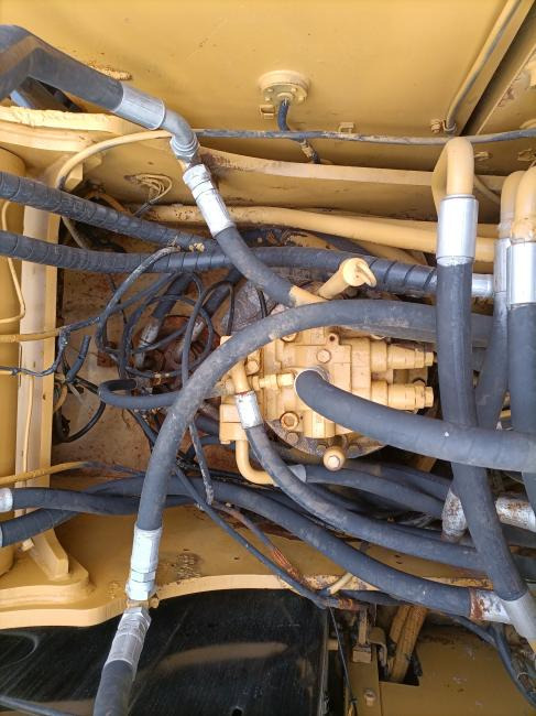CAT 325D - Crawler excavator: picture 4 CAT 325D - Crawler excavator: picture 4