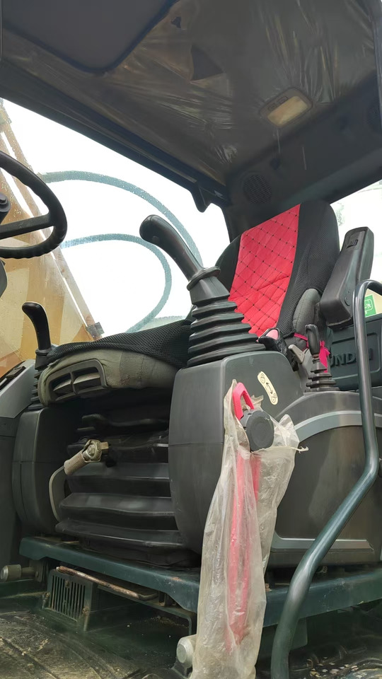 Hyundai 210 - Wheel excavator: picture 3 Hyundai 210 - Wheel excavator: picture 3