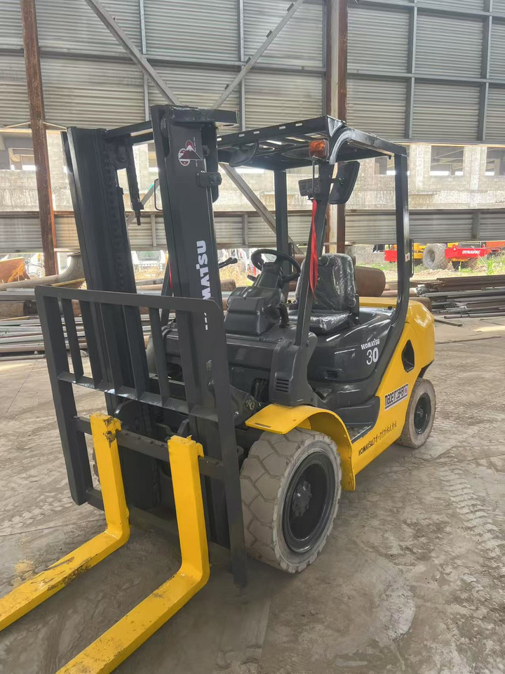 Komatsu FD30-16 - Diesel forklift: picture 3 Komatsu FD30-16 - Diesel forklift: picture 3