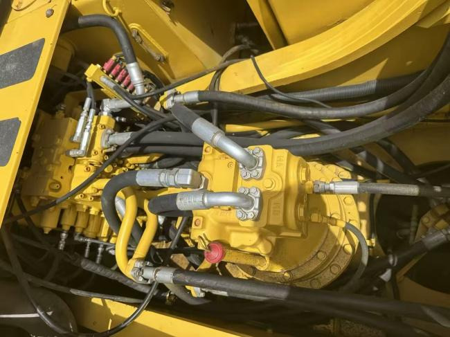 Komatsu pc350 - Crawler excavator: picture 2 Komatsu pc350 - Crawler excavator: picture 2