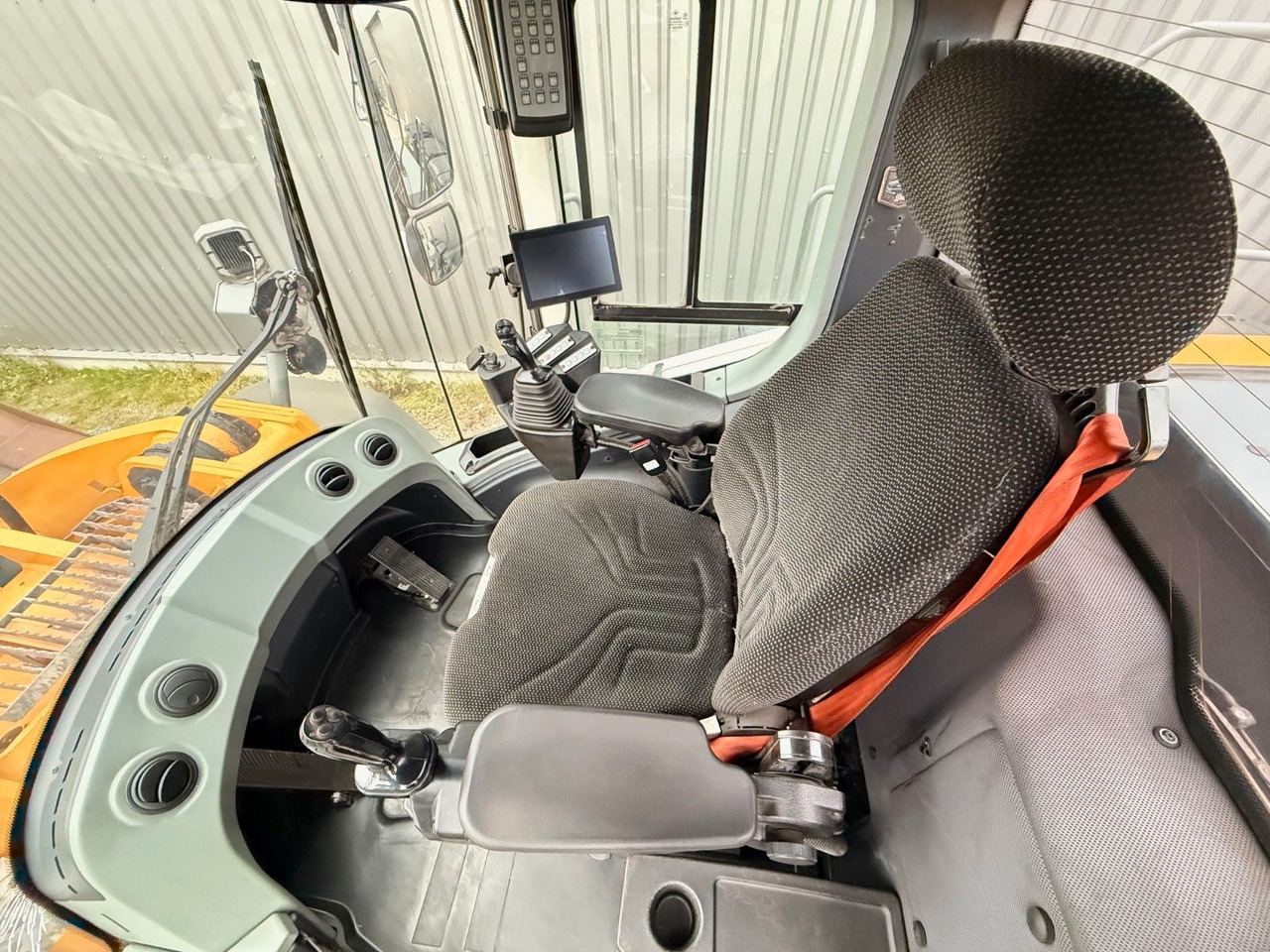 Wheel loader Liebherr L 586 X POWER/ 2022: picture 12