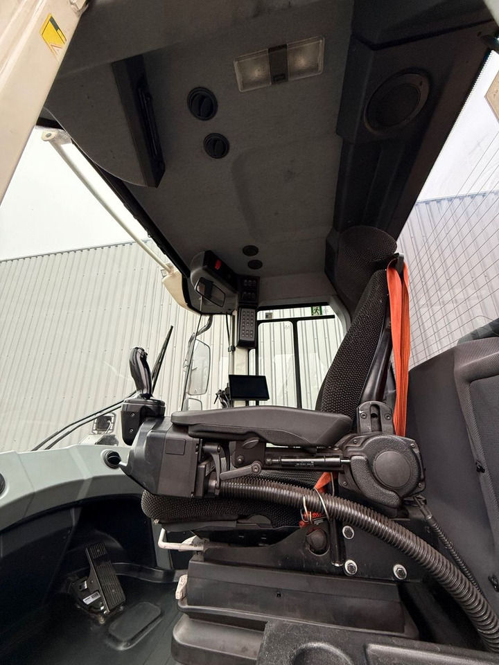 Wheel loader Liebherr L 586 X POWER/ 2022: picture 11