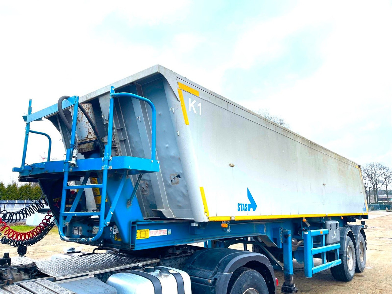 Stas SA236K/ALU/32m3 - Tipper semi-trailer: picture 2 Stas SA236K/ALU/32m3 - Tipper semi-trailer: picture 2