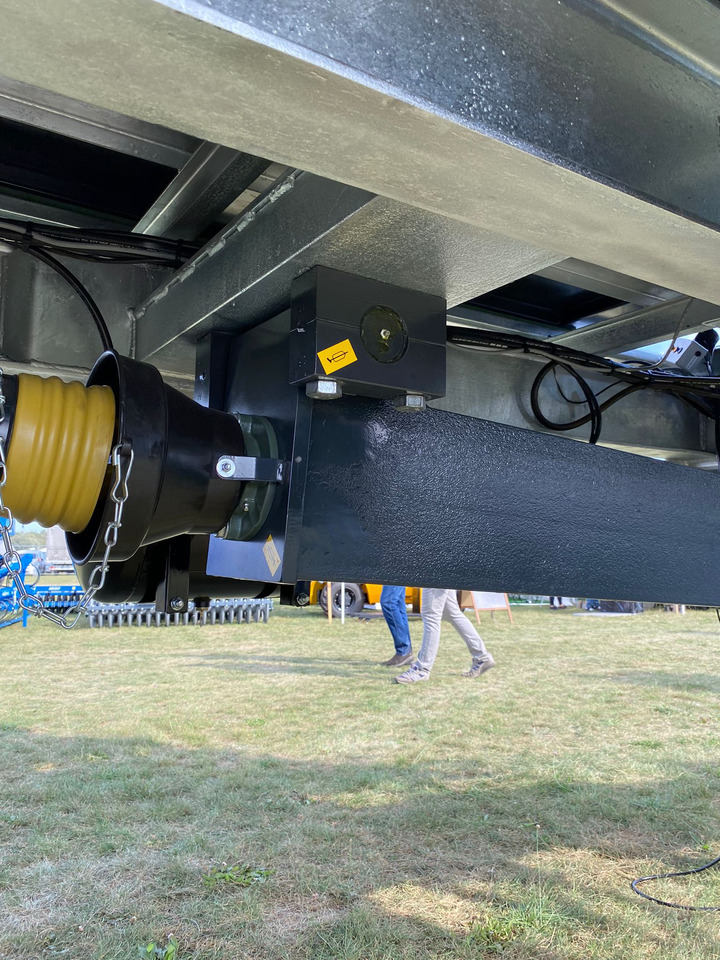 New Manure spreader Auto-Agro Mistreuer / Manure spreader / Epandeur à fumier / Rimorchio spandiconcime / Abonadora / Разбрасыватель органических удобрений / Rozrzutnik obornika Tandem N268: picture 13