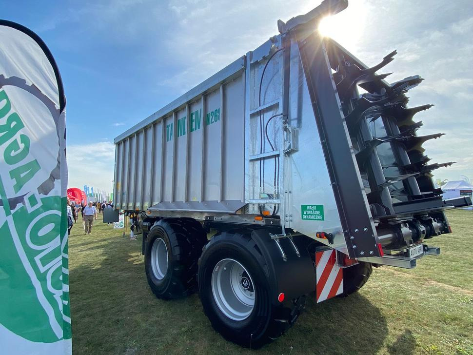 Auto-Agro Mistreuer / Manure spreader / Epandeur à fumier / Rimorchio spandiconcime / Разбрасыватель органических удобрений / Rozrzutnik obornika Tandem N268 - Manure spreader: picture 2 Auto-Agro Mistreuer / Manure spreader / Epandeur à fumier / Rimorchio spandiconcime / Разбрасыватель органических удобрений / Rozrzutnik obornika Tandem N268 - Manure spreader: picture 2