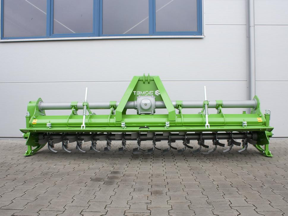 Bomet Bodenfräsen / Rotary tiller / Rotavator / Vangatrice / Desgarrador / Роторный культиватор / Glebogryzarka 3 m - Rotavator: picture 2 Bomet Bodenfräsen / Rotary tiller / Rotavator / Vangatrice / Desgarrador / Роторный культиватор / Glebogryzarka 3 m - Rotavator: picture 2