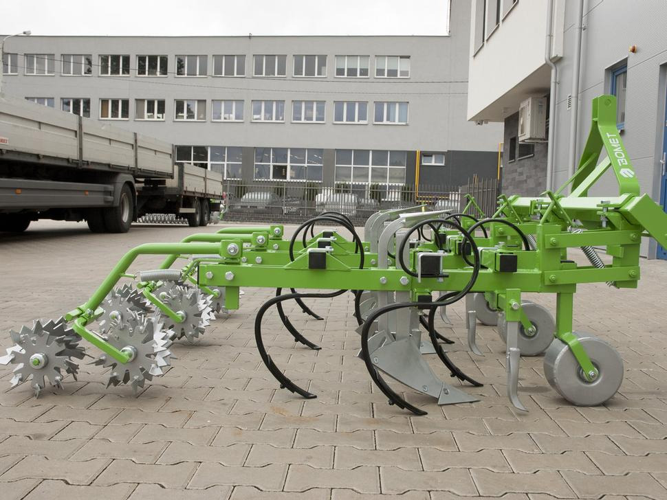 Bomet Jäthacke / Hoe ridger / Butteuse / Rincalzatore assolcatore / Полольник-окучник / Obsypnik - Soil tillage equipment: picture 3 Bomet Jäthacke / Hoe ridger / Butteuse / Rincalzatore assolcatore / Полольник-окучник / Obsypnik - Soil tillage equipment: picture 3
