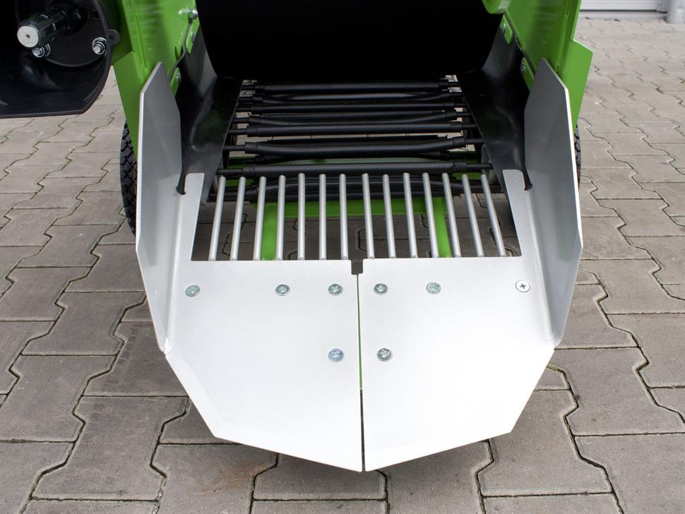 New Potato harvester Bomet Siebkettenroder / Potato digger / Arracheuse de pomme de terre / Scavapatate / Однорядная картофельная копалка / Kopaczka do ziemniaków Z656: picture 9 New Potato harvester Bomet Siebkettenroder / Potato digger / Arracheuse de pomme de terre / Scavapatate / Однорядная картофельная копалка / Kopaczka do ziemniaków Z656: picture 9