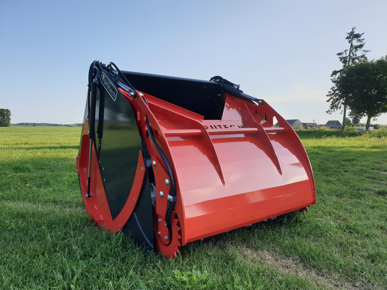 Grutech Futterverteilschaufel / Silage mixer bucket / Godet desileur / Łyżka do zadawania paszy - Silage equipment: picture 5 Grutech Futterverteilschaufel / Silage mixer bucket / Godet desileur / Łyżka do zadawania paszy - Silage equipment: picture 5