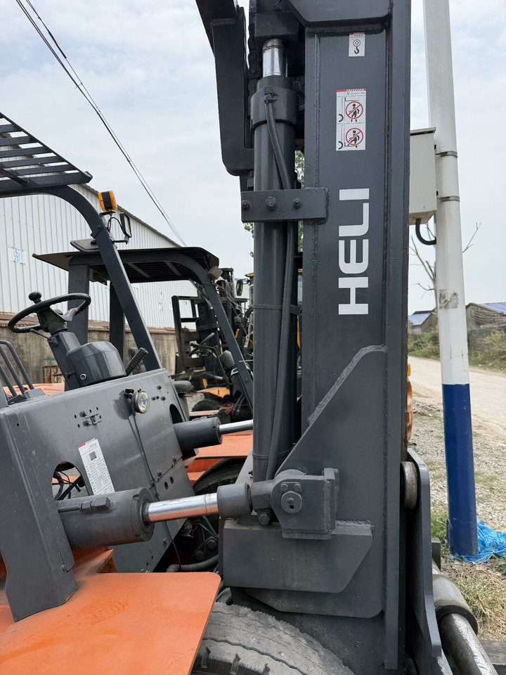 HELI CPCD100QCK - Forklift: picture 3 HELI CPCD100QCK - Forklift: picture 3