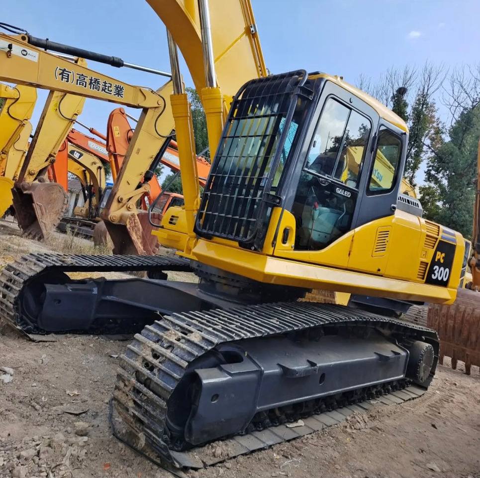 KOMATSU PC300-7 - Crawler excavator: picture 2 KOMATSU PC300-7 - Crawler excavator: picture 2