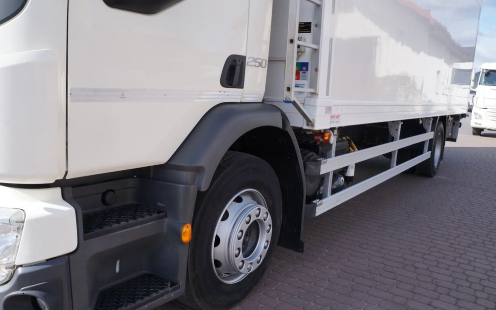 Volvo FE 18.250 Euro 6 18 TON CHŁODNIA KONTENER 19 PALET NISKI PRZEBIEG - Refrigerator truck: picture 5 Volvo FE 18.250 Euro 6 18 TON CHŁODNIA KONTENER 19 PALET NISKI PRZEBIEG - Refrigerator truck: picture 5
