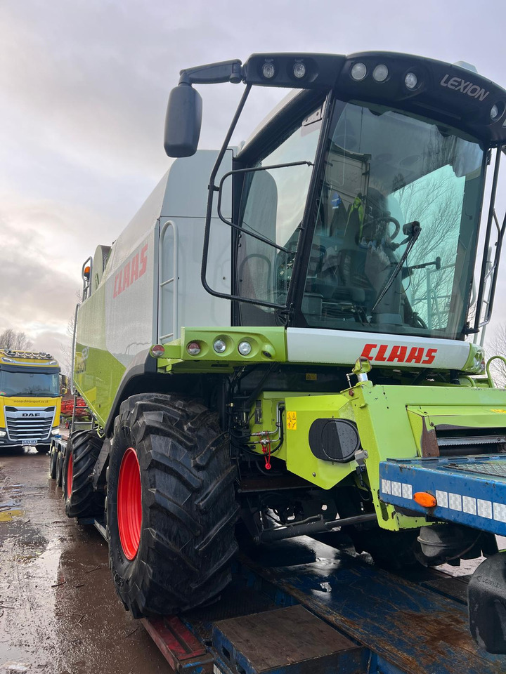 CLAAS Lexion 620 - Combine harvester: picture 3 CLAAS Lexion 620 - Combine harvester: picture 3