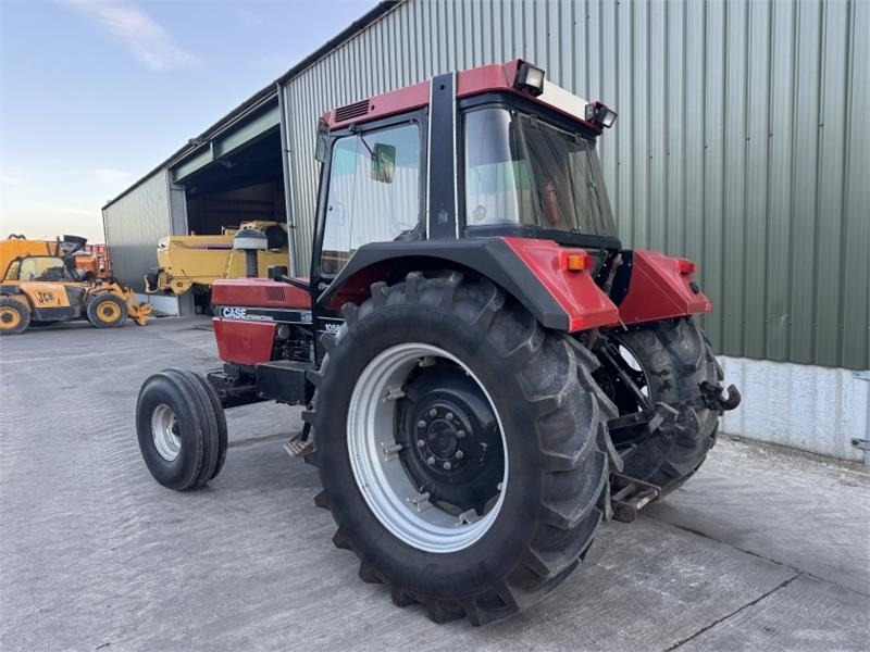 Case International 1056XL 2WD - Farm tractor: picture 4 Case International 1056XL 2WD - Farm tractor: picture 4