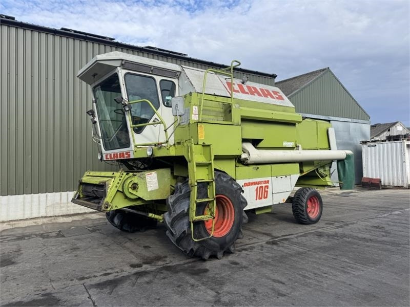 Claas Dominator 106 - Harvester attachment: picture 1 Claas Dominator 106 - Harvester attachment: picture 1