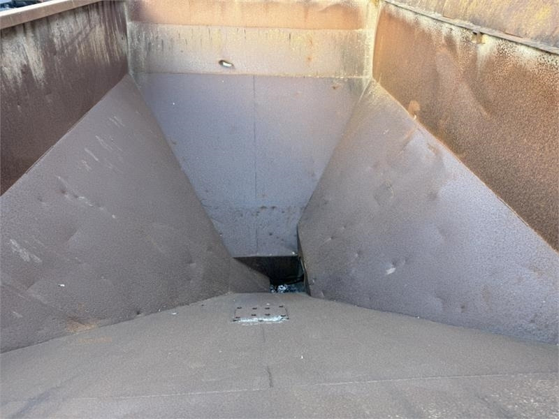 Farm tractor Ford 8210 Self Propelled Gravel Cart: picture 17